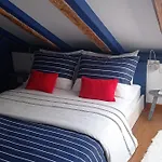 Family Friendly Seaside - Omis - 8668 Apartman Duće
