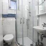 Family Friendly Seaside - Omis - 8668 Apartman Duće