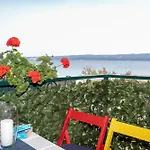 Family Friendly Seaside - Omis - 8668 Apartman *