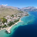 Apartman Family Friendly Seaside - Omis - 8668