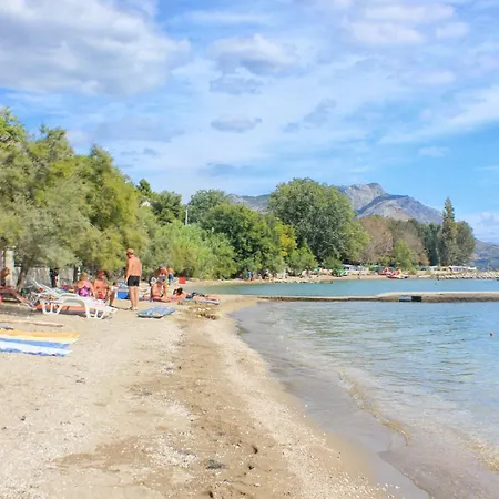 Family Friendly Seaside - Omis - 8668 Duće