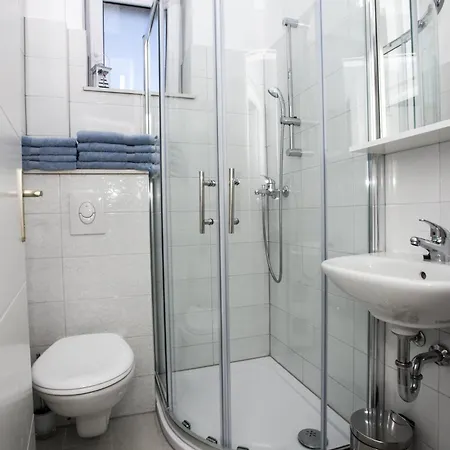 Family Friendly Seaside Duce, Omis - 8668 شقة Duće