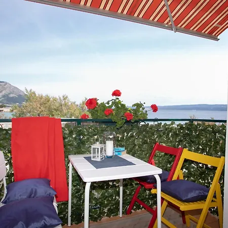 شقة Family Friendly Seaside Duce, Omis - 8668 Duće