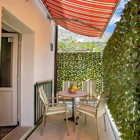 Family Friendly Seaside Duce, Omis - 8668 Duće